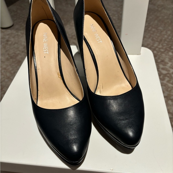 Nine West Navy Platform Pumps - Picture 3 of 4